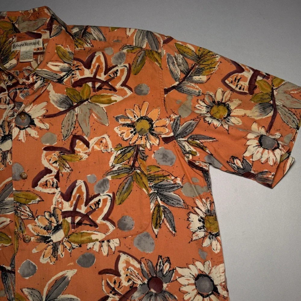 VTG Banana Republic Hawaiian Shirt Mens M Peach Cotton Tropic Daisy Miami Pastel